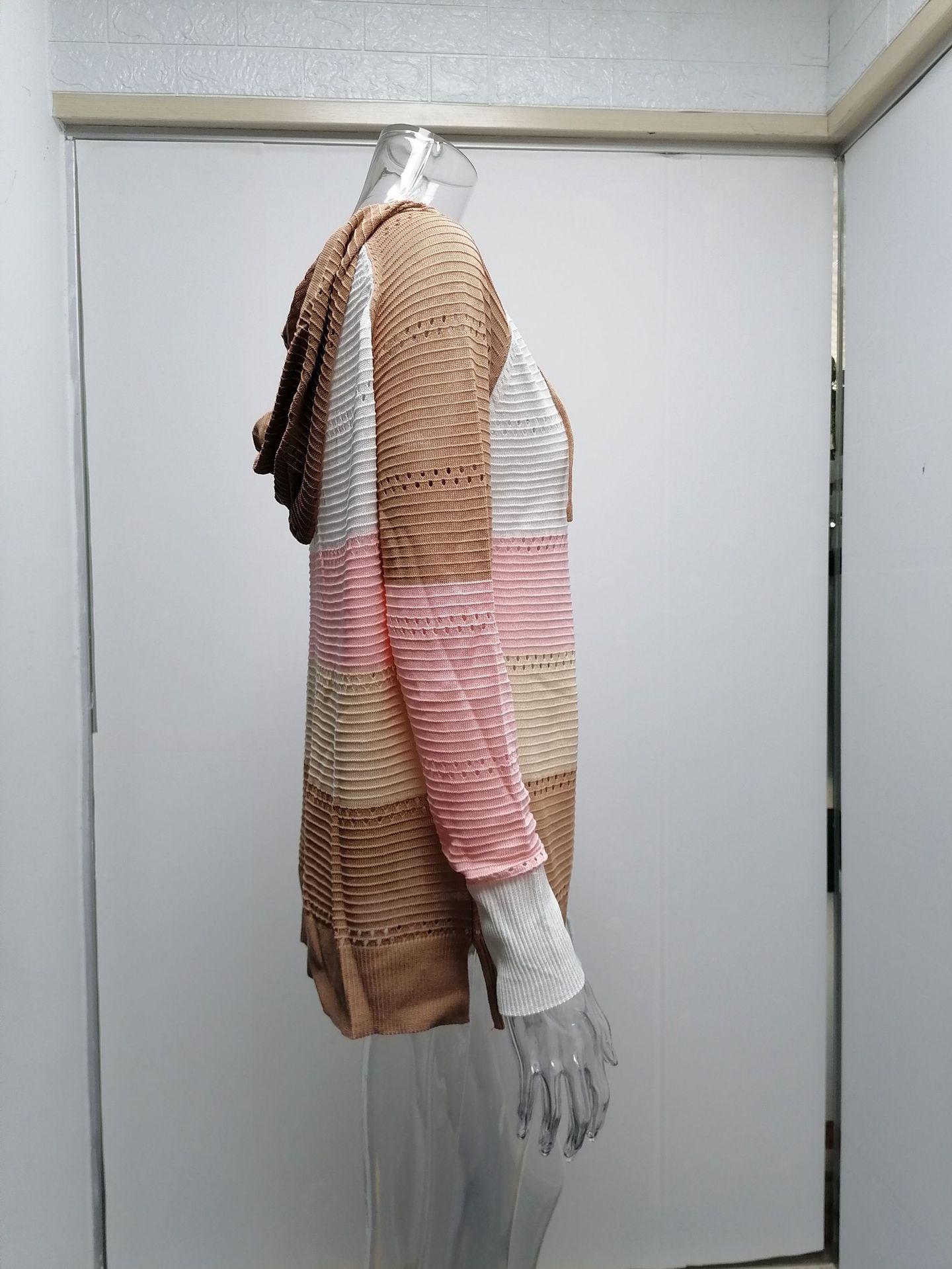 Vienspalvis moteriškas megztinis megztinis_voghion.com