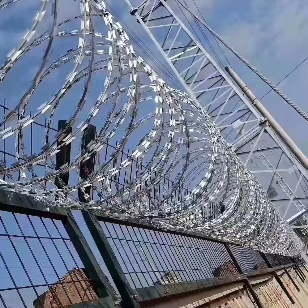 监狱围墙防盗刺丝滚笼机场防护防攀爬刺铁丝刺绳围网刀片刺绳