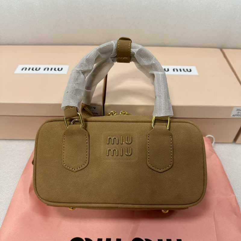 Miu 秋冬ボストンスエードハイエンド Miu つや消しレトロボウリングハンドヘルドショルダークロスボディレディースバッグ|undefined