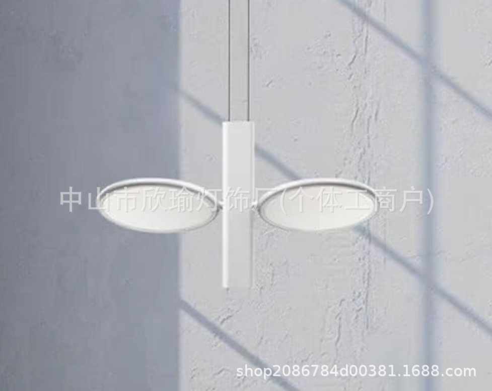 Habitación modelo Lectura Junto al sofá Tienda de ropa Candelabro de ventana ajustable Diseñador italiano Dormitorio Candelabro de noche