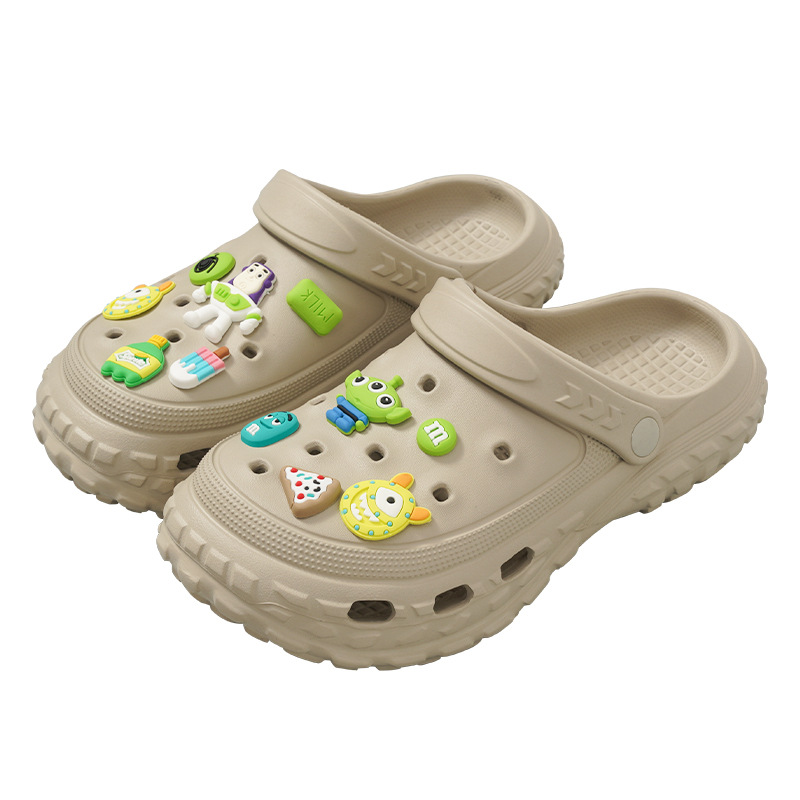 Sandalias de hombre casual de moda de gran tamaño transfronterizo, zapatos de estilo de pareja con agujeros, zapatos de playa de color sólido, sandalias Baotou