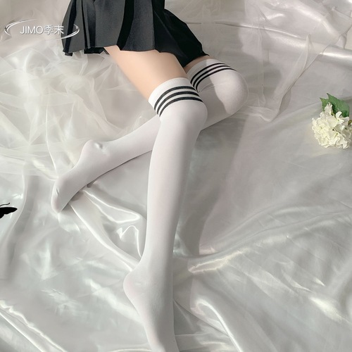 End of season Japanese college style cotton thick black and white striped stockings three stripes over the knee high socks student socks manufacturer