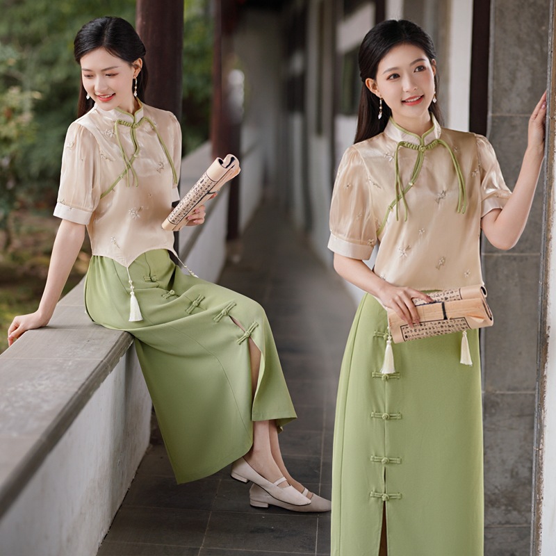 New Chinese-style flowing national-style modified cheongsam with embroidery, age-reducing puff sleeve top and skirt set from the source factory