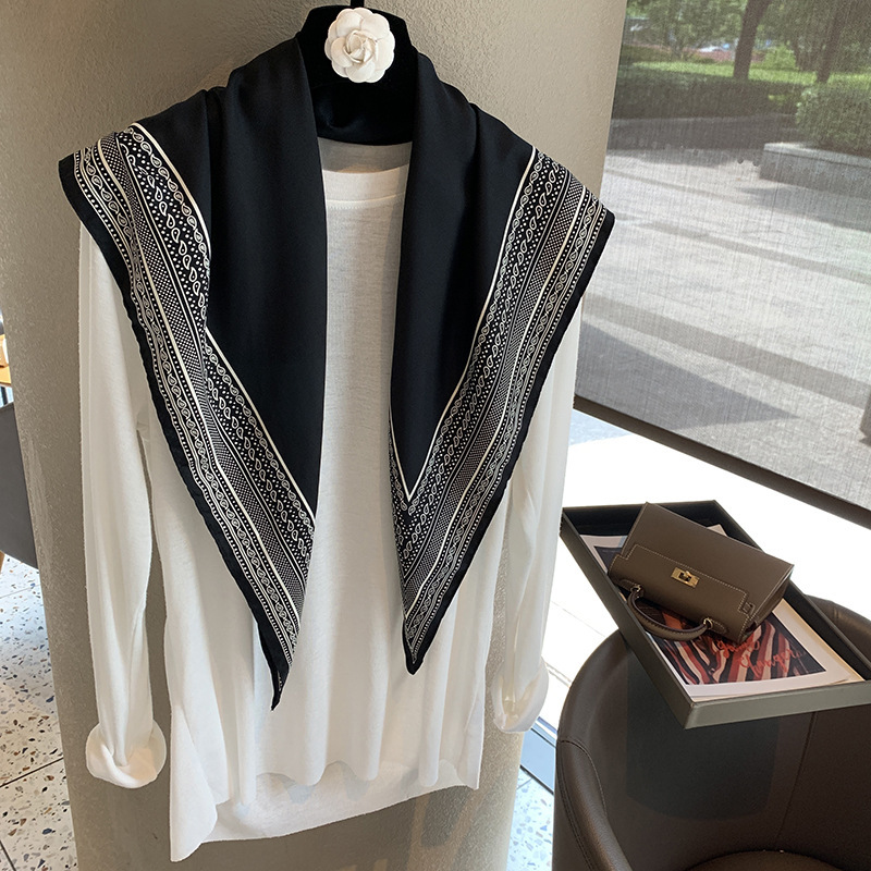 Silk Scarf Triangle Scarf for Women, Retro High-End Black Cashew Flower Waist Scarf, Matchinging Shirt Ins Headscarf Headband