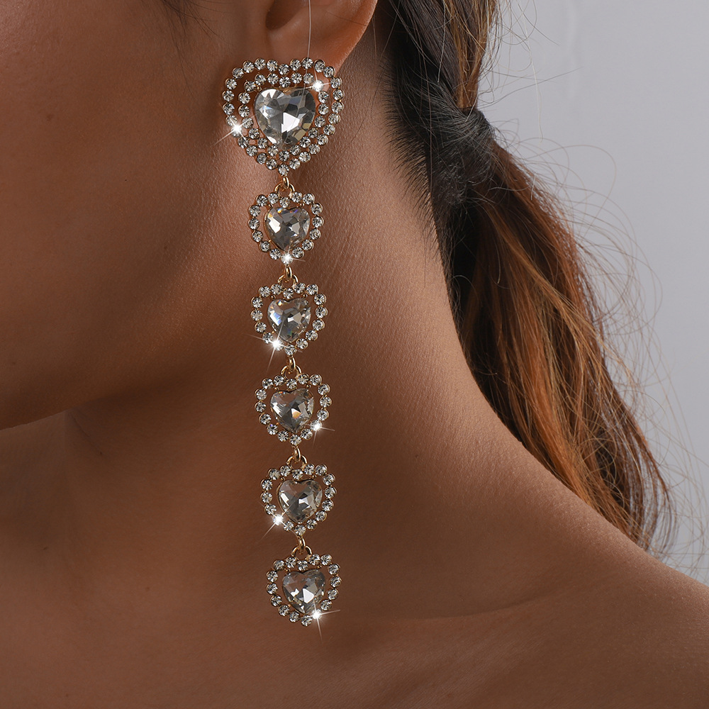 Simple Heart Rhinestone Claw Chain Long Tassel Earrings display picture 4