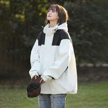 冲锋衣男女外套情侣休闲户外风衣2024新款连帽青年露营百搭夹克衫