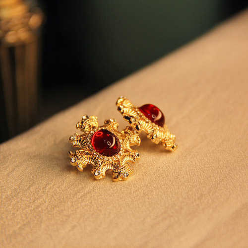 Retro Court Lightweight Luxury Red Resin Earrings, Exports, Gold-Plated Genuine Gold Vintage Flower Ruby Stud Earrings, Earing Accessories
