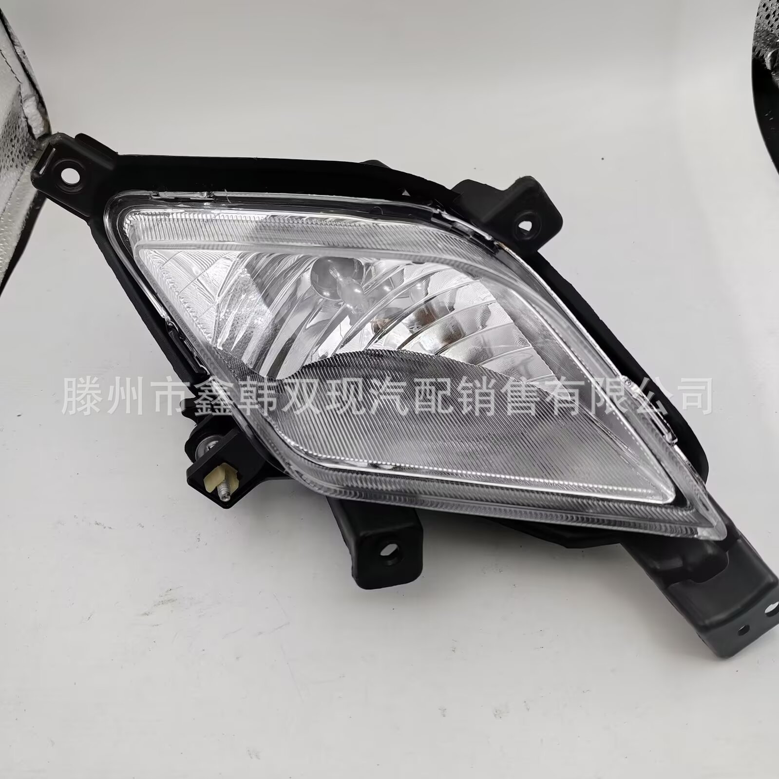 8320134001 8320234001 Suitable for 11-13 Models of Ssangyong Korando Front Bumper Lights, Front Fog Lights, Anti-Fog Lights