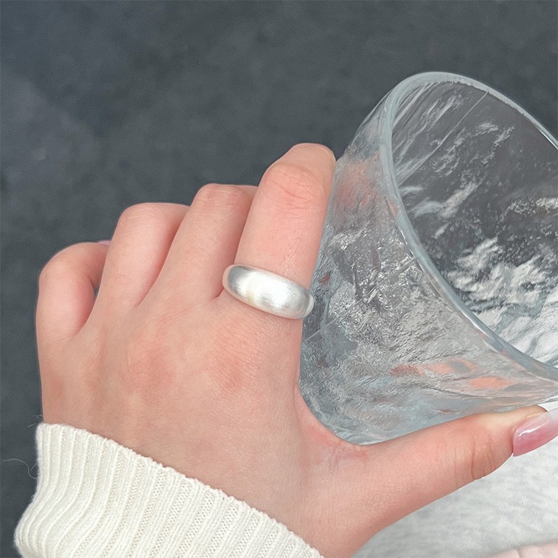 韓国版の不規則な925スターリングシルバーの女性用多用途リング、ニッチなインスタイルのデザイン、色あせしない組み合わせリング