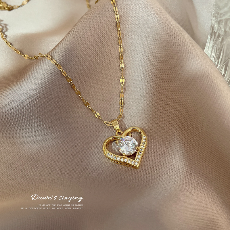 Collier chaîne cœur en acier titane cadeau minimaliste femme_voghion.com