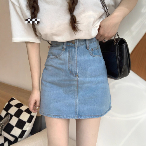 Light-colored denim shorts for women, 2025 summer, Korean style—irregularly ripped, wide-leg, high-waisted, loose-fitting A-line hot pants, trendy.