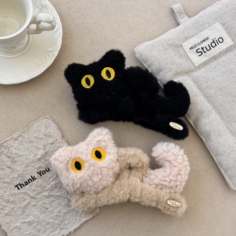 New Cartoon Autumn and Winter Plush 3D Cat Hair Clip Cute Shark Clip Hairpin Back of the Head Clip New Cartoon Autumn and Winter Plush 3D Cat Hair Clip Cute Shark Clip Hairpin Back of the Head Clip