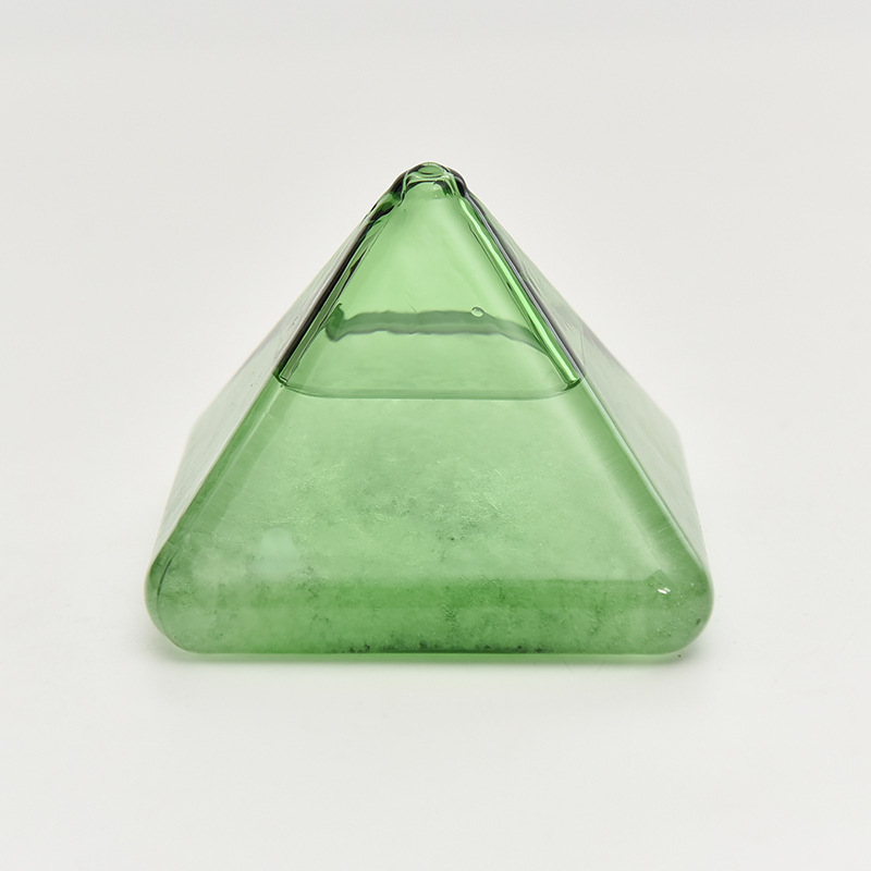 Botella de tormenta de pirámide verde (sin base)