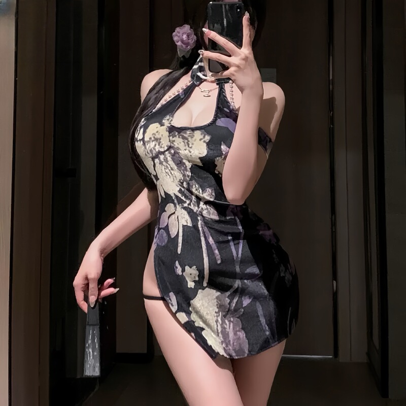 Suxingjia's Sexy Lingerie, Alluring and Seductive Uniform, High-Slit Backless Halter Neck Teasing Pure Desire Cheongsam Suxingjia's Sexy Lingerie, Alluring and Seductive Uniform, High-Slit Backless Halter Neck Teasing Pure Desire Cheongsam