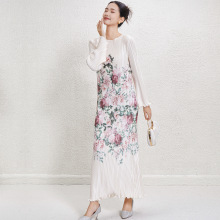 三宅2025春夏新款级感设计印花圆领连衣裙气质优雅褶皱显瘦长裙