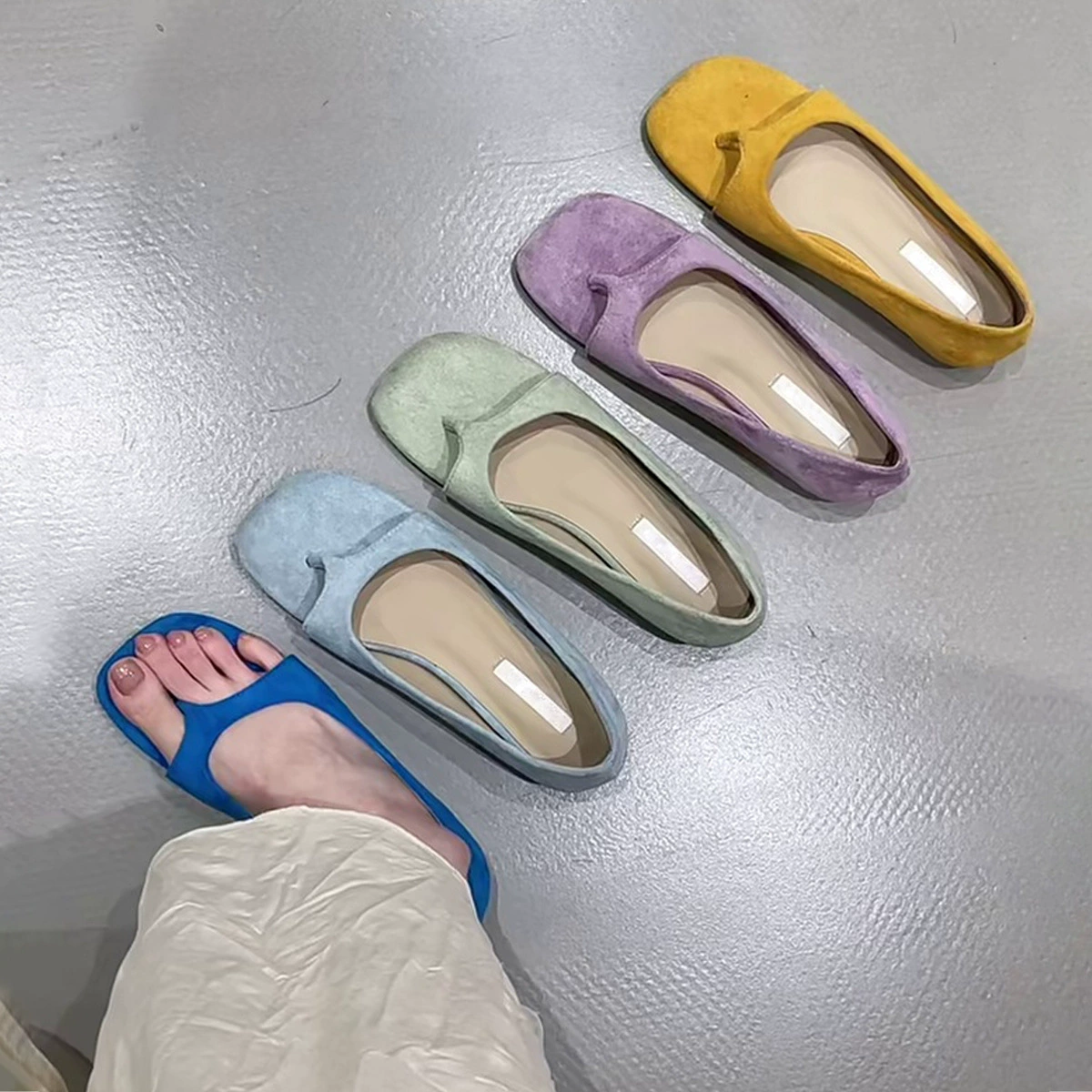 Сандалии-стринги во французском стиле с внутренним увеличением, универсальные римские сандалии, женские уличные шлепанцы.