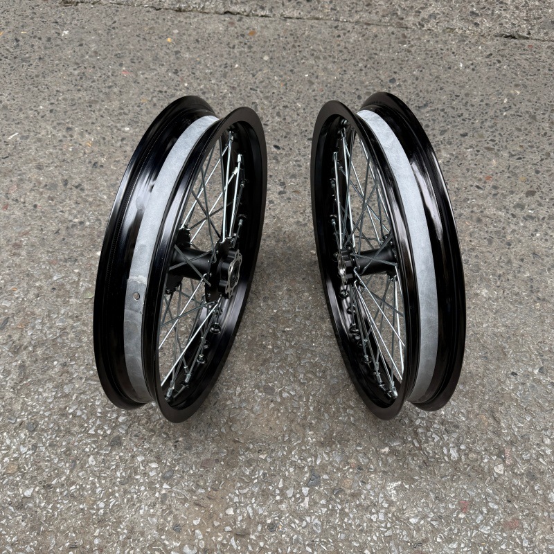 Suitable for QiuLong Light Bee modified front 1.85-16 and rear 2.15-16 aluminum alloy wheel assemblies 16inch wheel rims