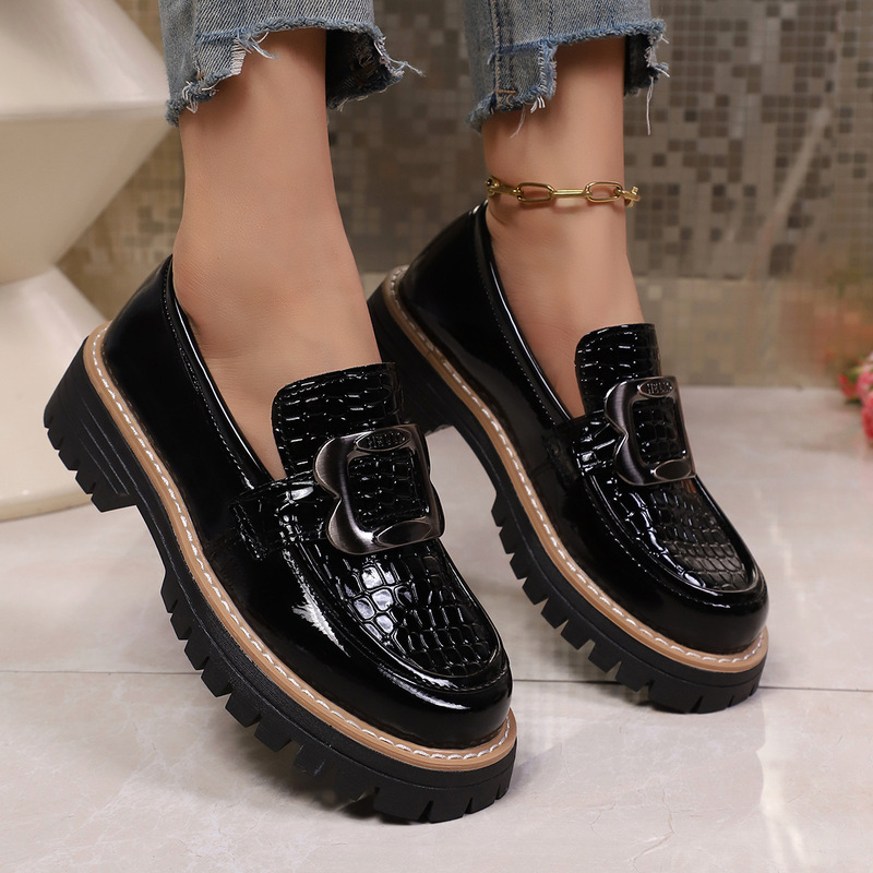 Metal Buckle Thick-Soled British Style Loafers 2025 Autum New Platform Large Size One-Leg Low-Top Flats for Women 43 Metal Buckle Thick-Soled British Style Loafers 2025 Autum New Platform Large Size One-Leg Low-Top Flats for Women 43