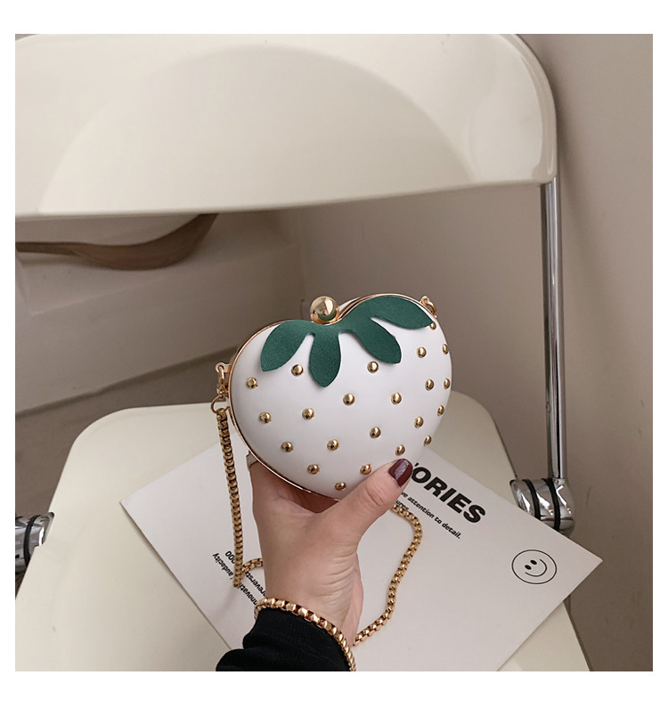 Women's Medium Pu Leather Strawberry Cute Heart-shaped Lock Clasp Crossbody Bag display picture 14