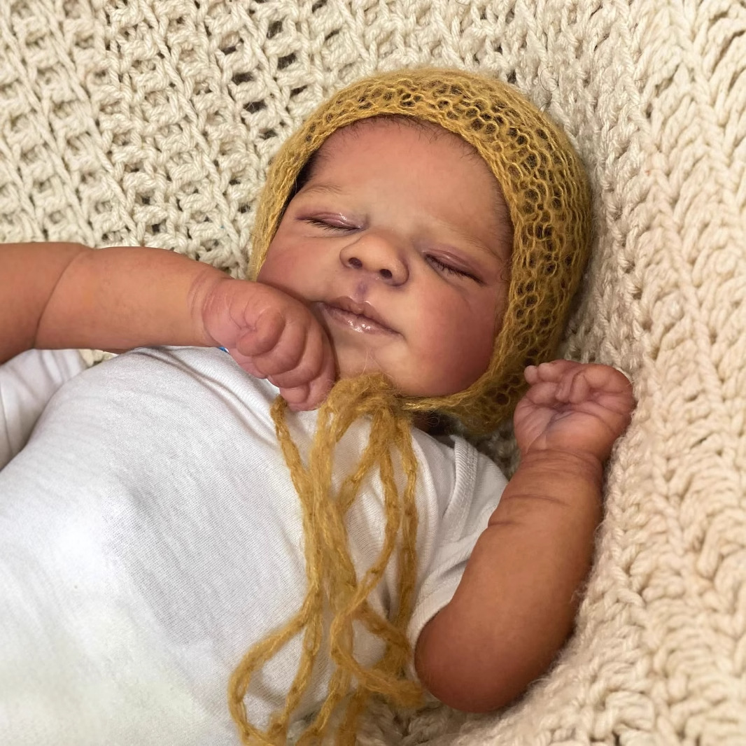 Casquillo amarillo de 19 pulgadas, muñeca de simulación de renacimiento, regalo para niños, suministro transfronterizo