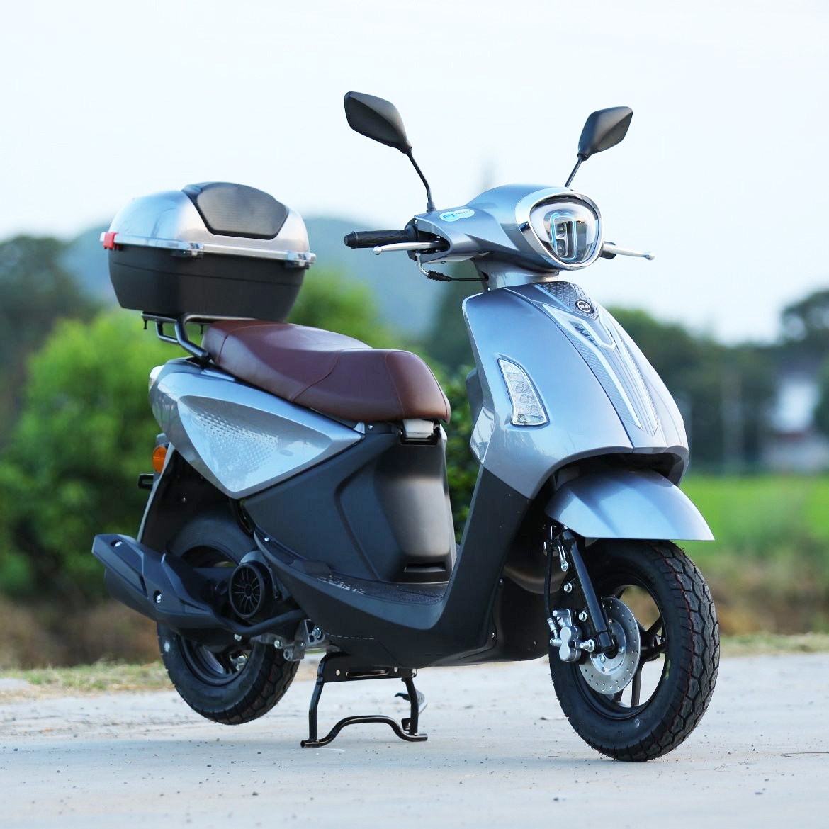 Qiaoge tres generaciones de motocicleta de combustible Scooter Guo Si puede ser 125cc de dos ruedas de bicicleta de pedal de ahorro de combustible