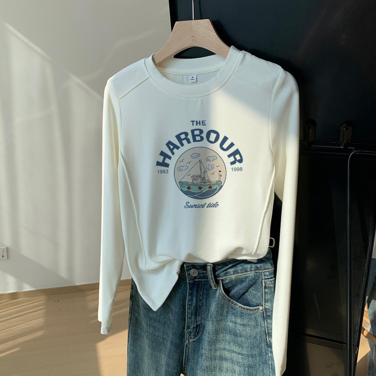 正肩纯棉圆领长袖t恤女打底衫时尚百搭洋气加厚款白色上衣秋冬季