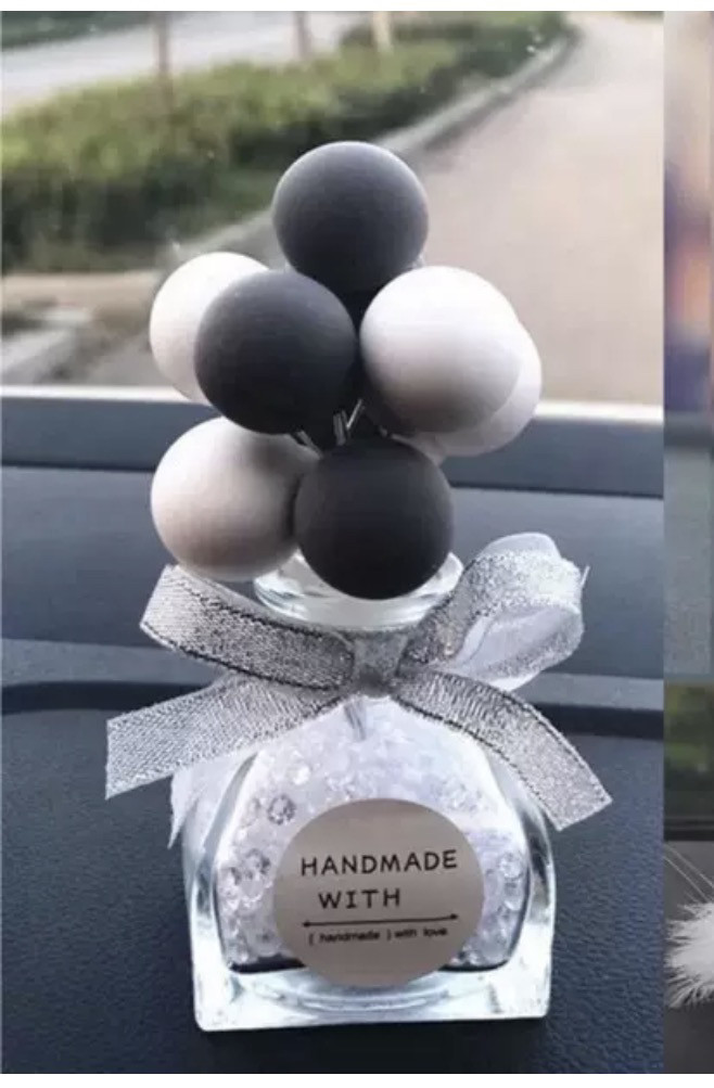 Balón de confesión a cuadros negros y blancos, otras resinas simples de belleza