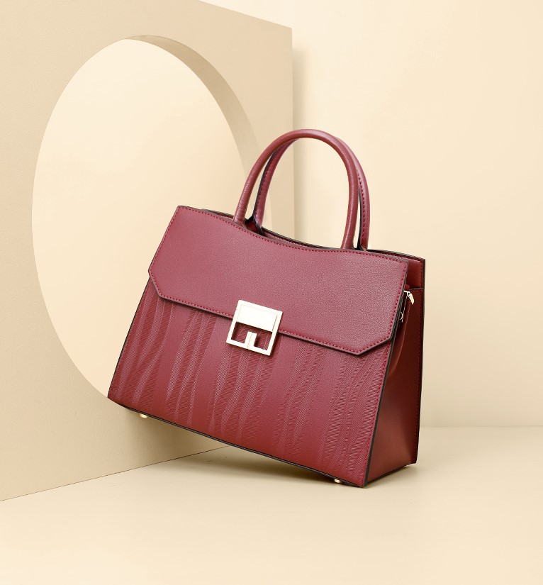 Elegant Women's Commuter Handbag Large Capacity For Weddings_voghion.com