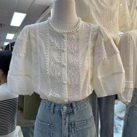 镂空圆领刺绣蕾丝衬衫女夏季欧货设计感减龄洋气小衫上衣
