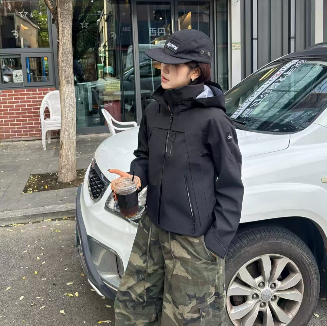 A*o 秋季女士软壳外套 猎风冲锋衣女士户外透气防水防风全压胶