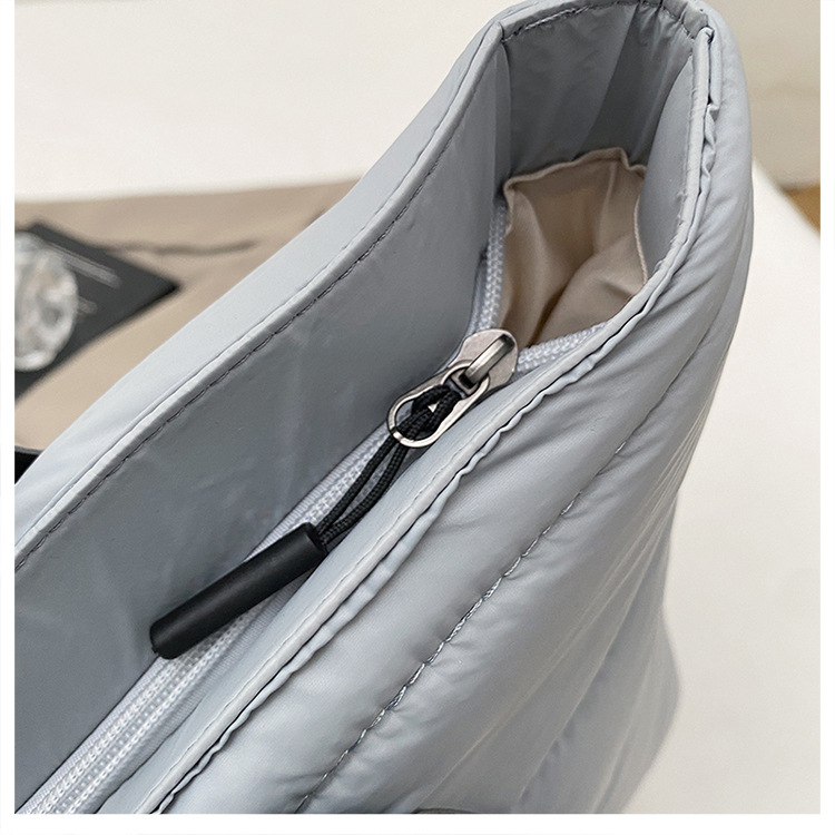 Große Kapazität Cross-Border Baumwoll-Steppjacken-Tasche modische vielseitige leichte Tragetasche Weltraum-Baumwoll-Freizeit-Pendelrucksack Umhängetasche Handtasche
