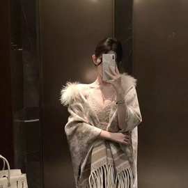 贵奢名媛慵懒贵气毛毛领老花流苏披肩上衣秋冬高级感穿搭超显气质