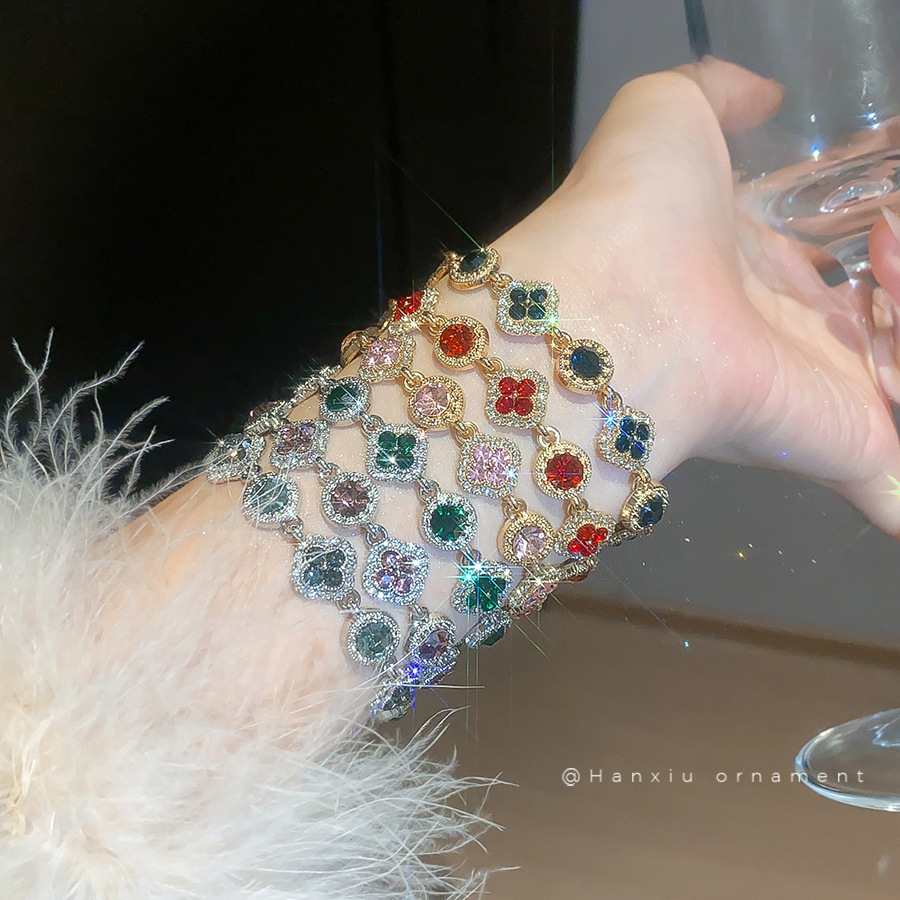 Korean-Style Diamond-Encrusted Flower Round Buckle Bracelet, Light Luxury, High-End Feel, Fashionable, Exquisite, Versatile Jewelry for Women