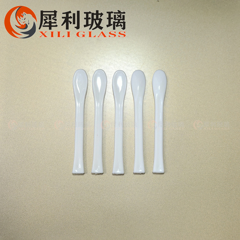化粧品のプラスチックのスプーンのクリームは分けてスプーンのクリームのアイクリームを剃ります。|undefined