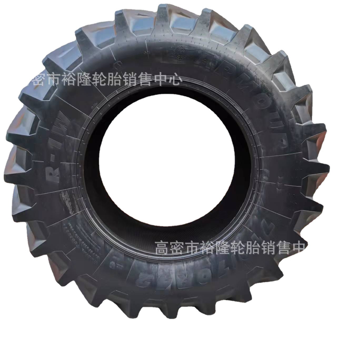 供应人字花纹 710/70R42 子午线拖拉机轮胎