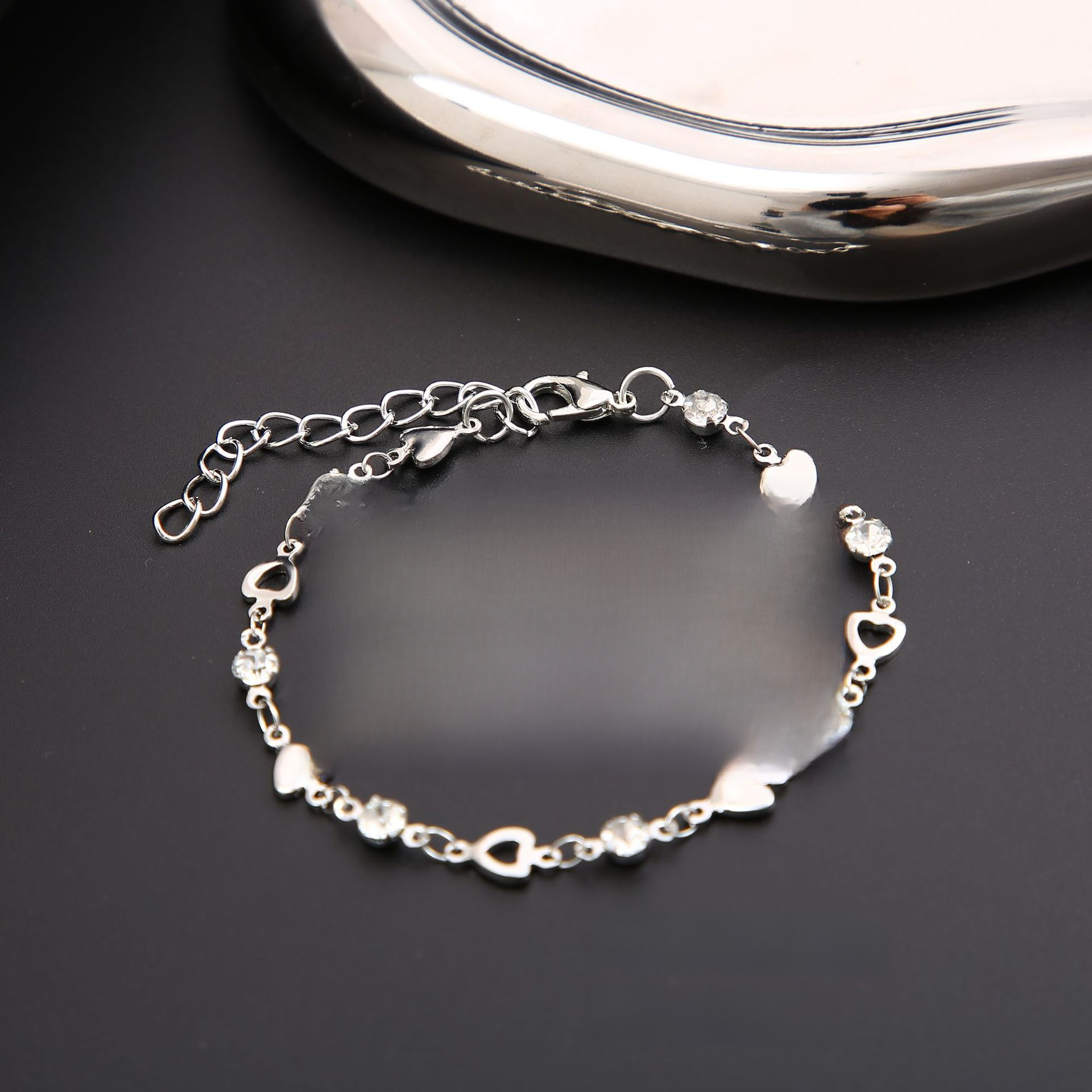 Nuovo stile semplice di fascia alta senso ins stile trendy braccialetto a forma di cuore cavo dolce fresco farfalla zircone braccialetto push-pull_voghion.com