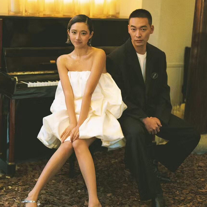法式轻婚纱旅拍缎面简约气质抹胸短款白色领证登记小个子订婚礼服