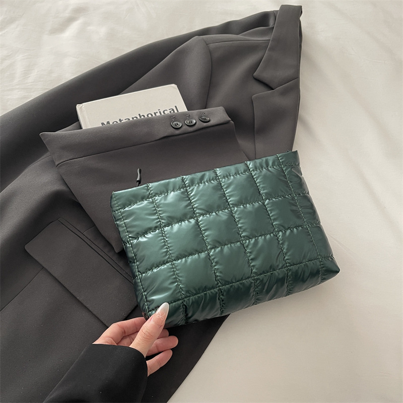 Bolsas de maquillaje de gran capacidad de ocio coreano 2025, nuevo diseño de nicho de moda simple bolsas de mano para mujeres