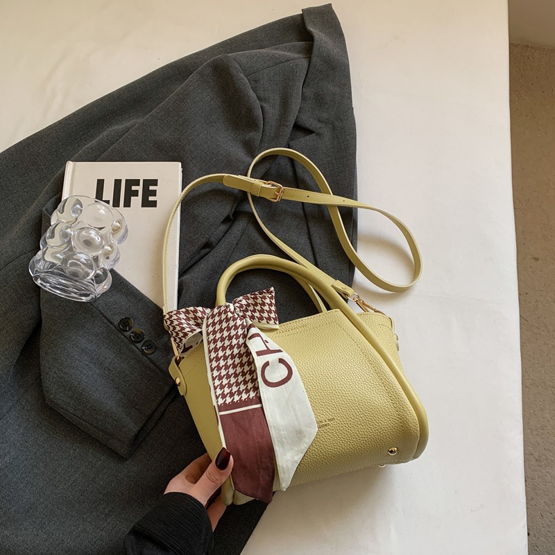 Bolso de cesta de verduras portátil de estilo explosivo de comercio exterior para mujer 2025 nuevo bolso de hombro casual de todo fósforo bolso de cubo de mensajero coreano