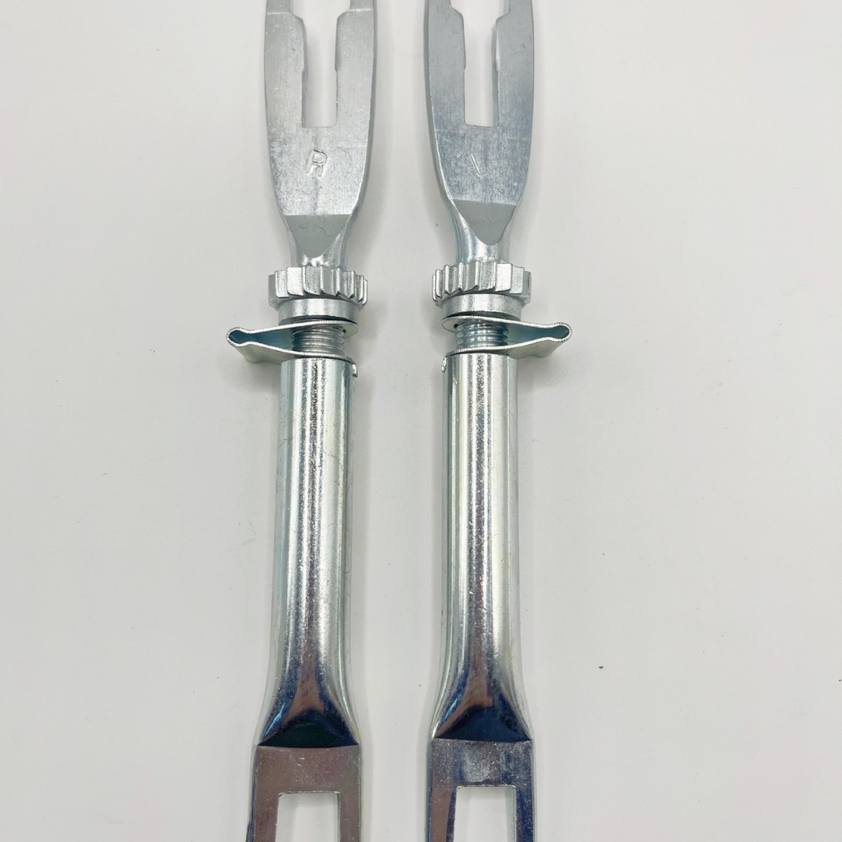 Adecuado para Toyota vigo4wd freno trasero palanca de ajuste pinza kit de reparación 04943-ok130/ok030 freno trasero