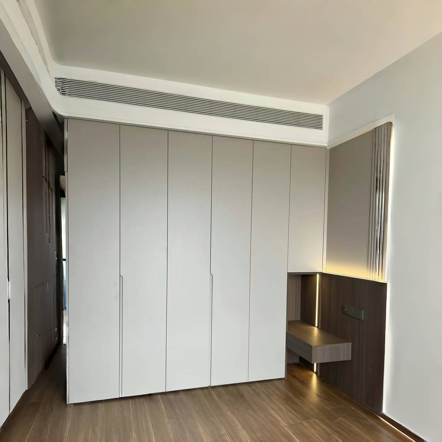 Whole House Customized Simple Style Transparent and Bright Pure White Wardrobe Bedroom Living Room Indoor Solid Wood Furniture Source Factory