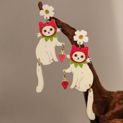 Brincos de acrílico de gato morango bonitos transfronteiriço