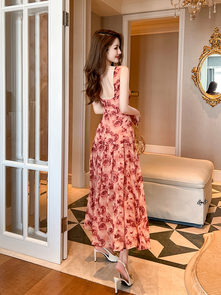 Bộ đầm maxi hai mảnh voan thắt eo kèm áo khoác nhẹ không tay — Màu đỏ son