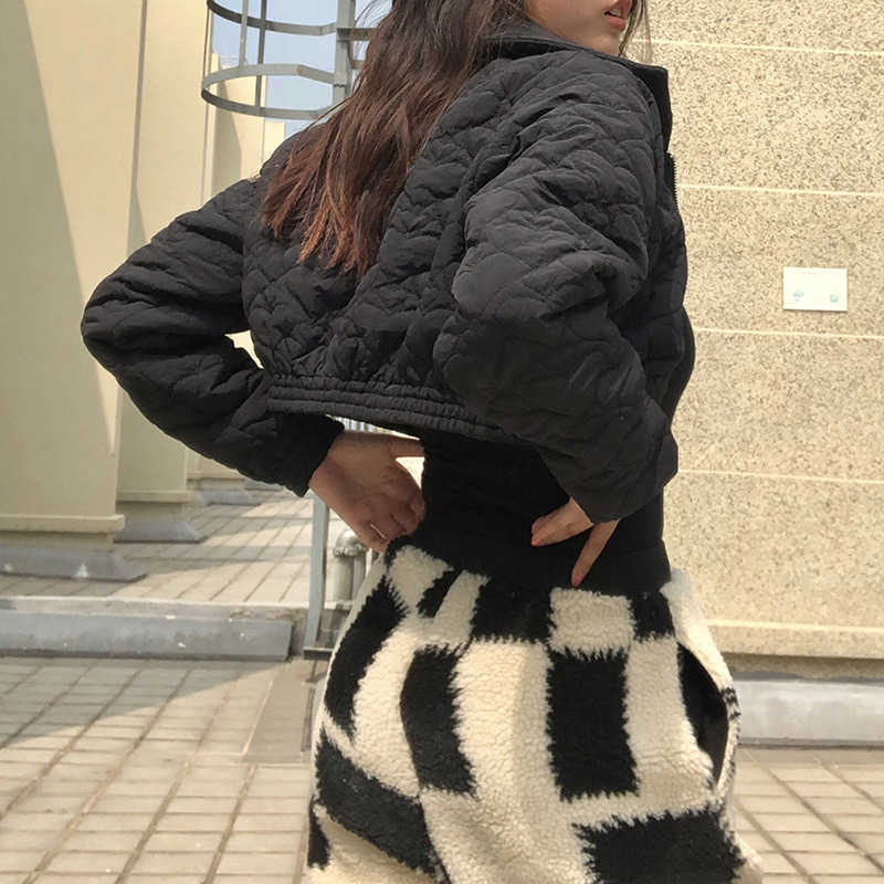 Chaqueta acolchada corta de manga larga con solapa NSDLS109627