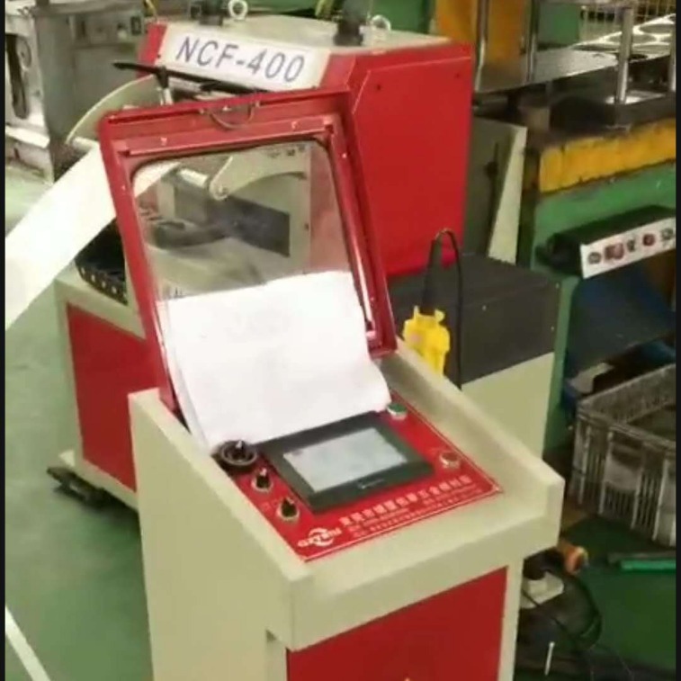 各种大小型左右移动送料机 偏摆伺服送料机 型号任选(图)