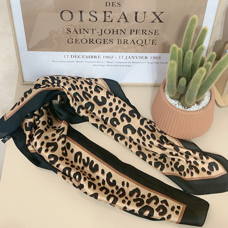 Decoración de verano bufandas de seda para viajeros bufandas profesionales 70x70 pequeñas bufandas cuadradas accesorios de mujer ataduras de cabello seda simulada