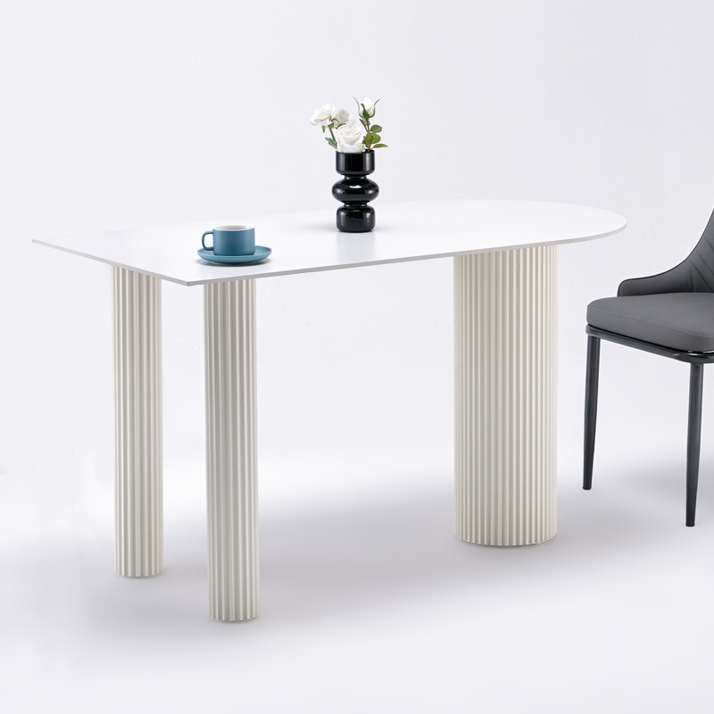 Mesa de comedor de tabla de roca, pequeña casa de tipo isla, pequeña casa de tipo integrada, moderna y simple, mesa de comedor de pared de viento de crema doméstica