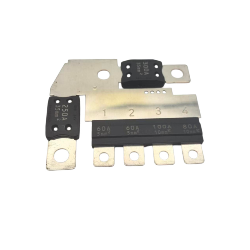 84499606 21870447 Positive battery fuse suitable for Buick Regal, Chevrolet Cruze, Malibu