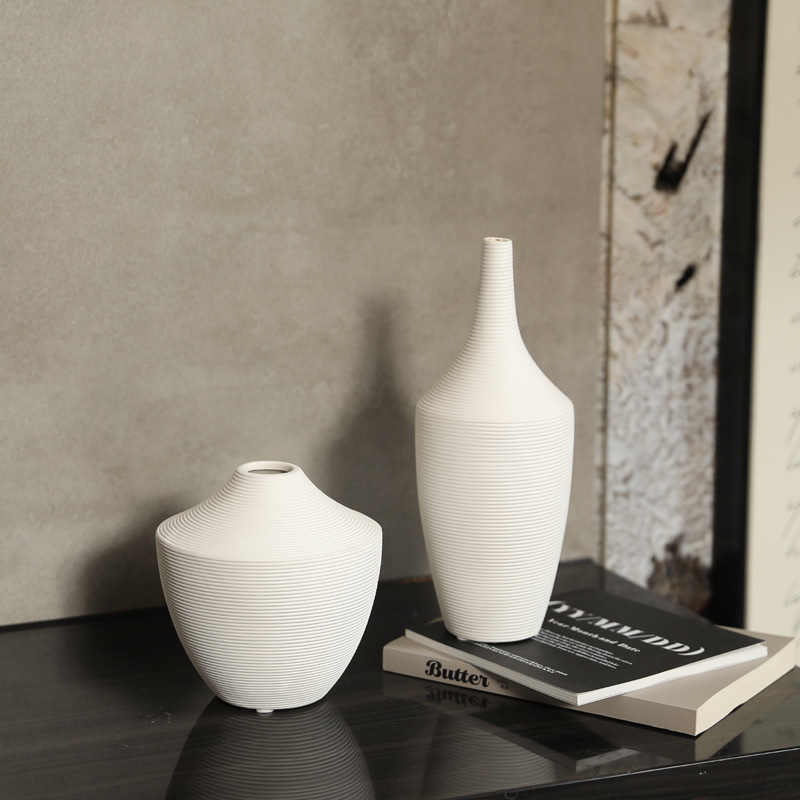 Jarrón de cerámica Wabi-Jifeng simple Decoración del hogar Arreglo floral seco Sala de estar Decoración de estudio Flor pequeña de boca estrecha al por mayor