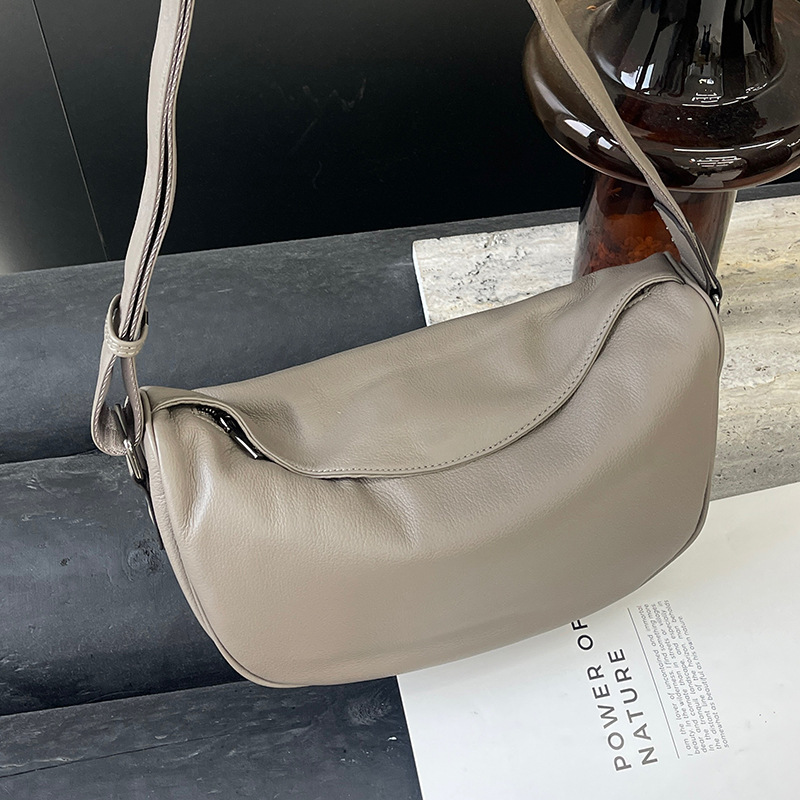 Lindo bolso de la suerte bolsa de mensajero de cuero genuino bolsa de hombro primera capa de piel de vaca europea y americana moda retro bolsa de mensajero Comercio exterior Venta caliente